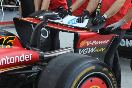 A Red Bull bepanaszolja a Ferrarit és a McLarent