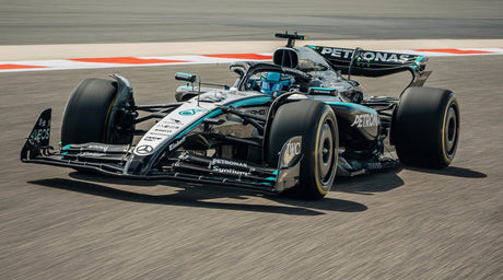 Végszóra megérkezett a pályára a Mercedes is: Videó