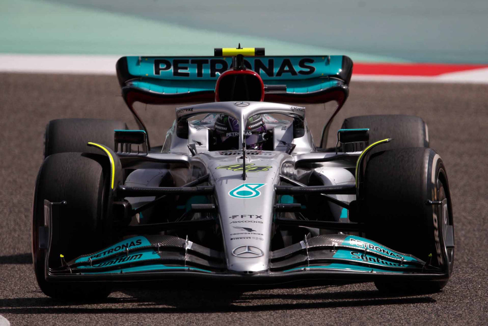 F1-botrány: Meglepő döntés a vitatott boxkiállásról! - FansBRANDS®