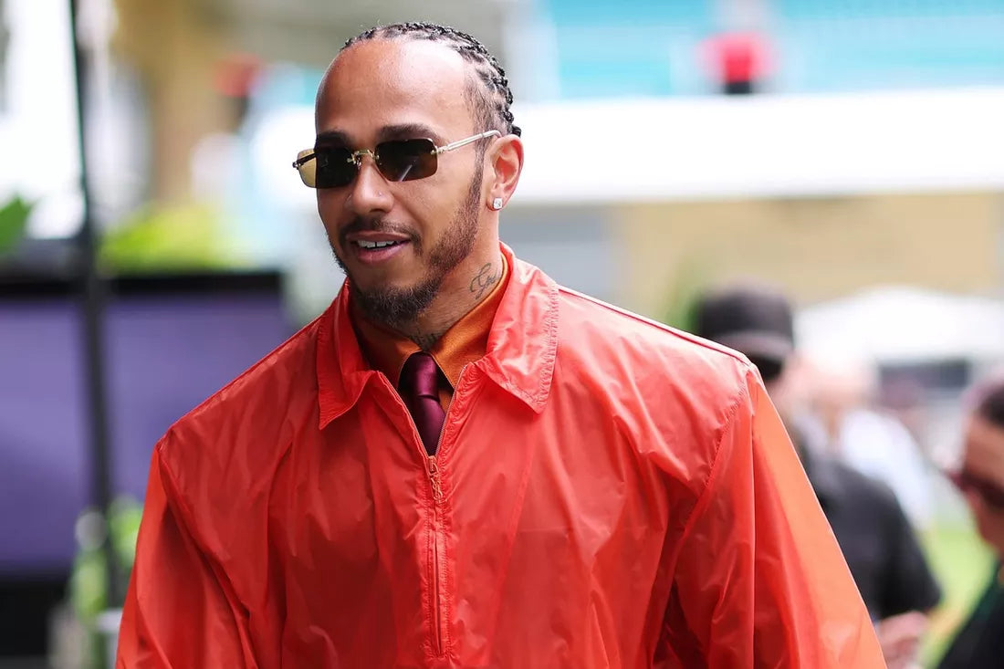 Hamilton első győzelmét a Ferrari fejlesztései segítették Barcelonában