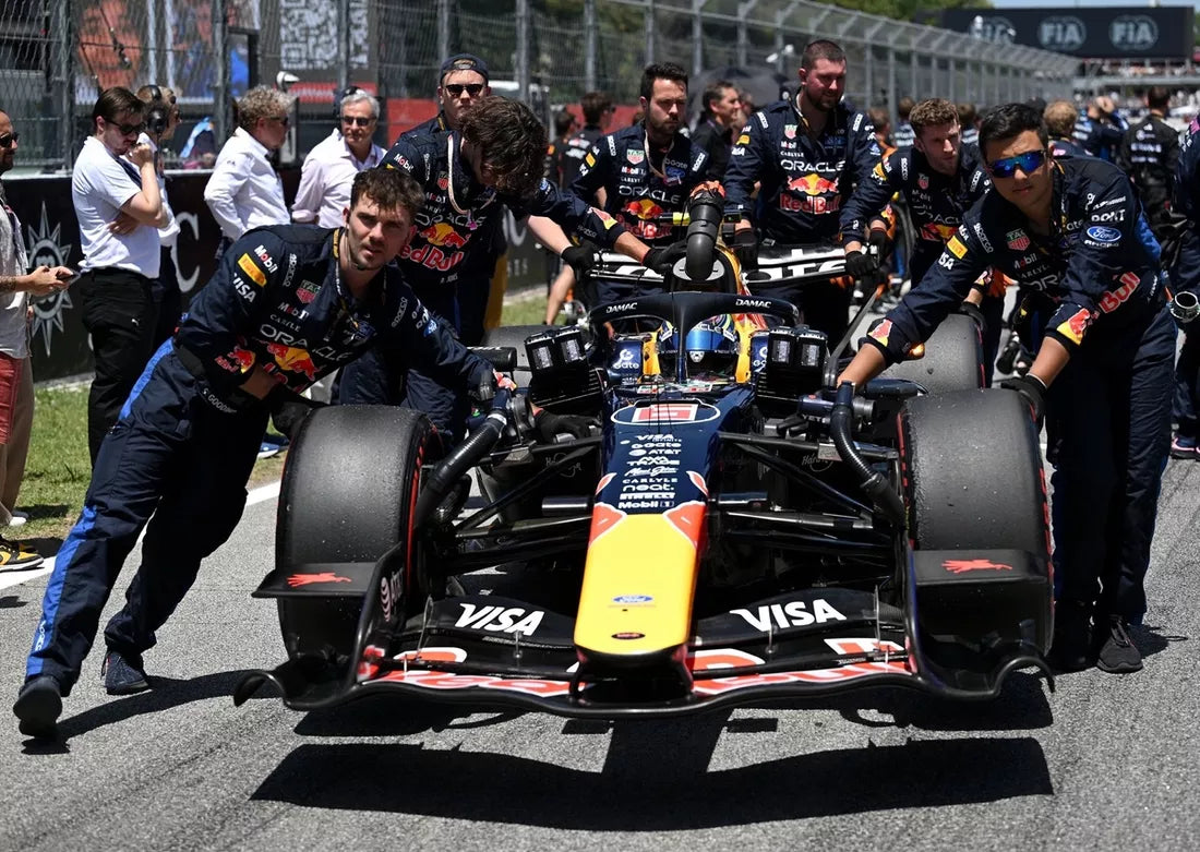 A Red Bull autója még javításra szorul