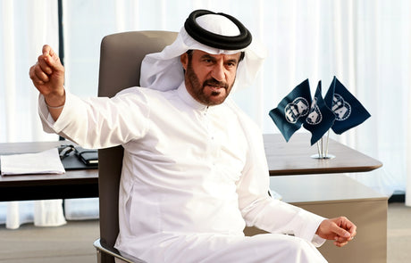 Sulayem mindent felrúg, mielőtt végre lelép?