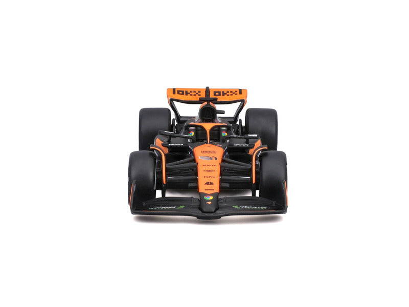 McLaren modellautó, bburago, Oscar Piastri, 1:43, #4, MCL38