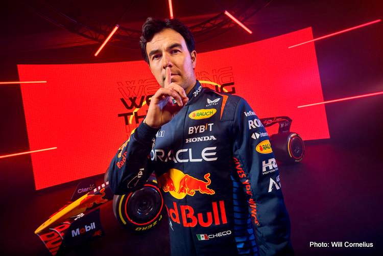 A Red Bull nem merte meglépni… PEREZ MARAD - FansBRANDS® - HU