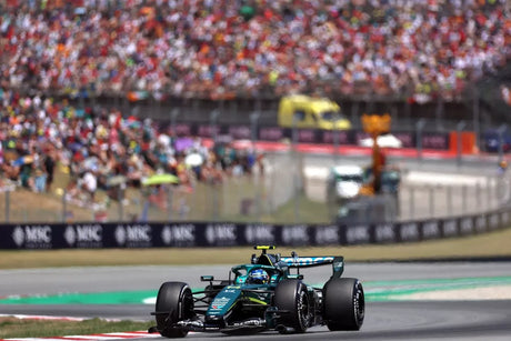 Fernando Alonso szerint az Aston Martin erősödik a fejlesztésektől