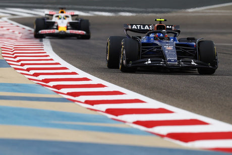 Bahrein: A második tesztnap Sainzé - FansBRANDS®