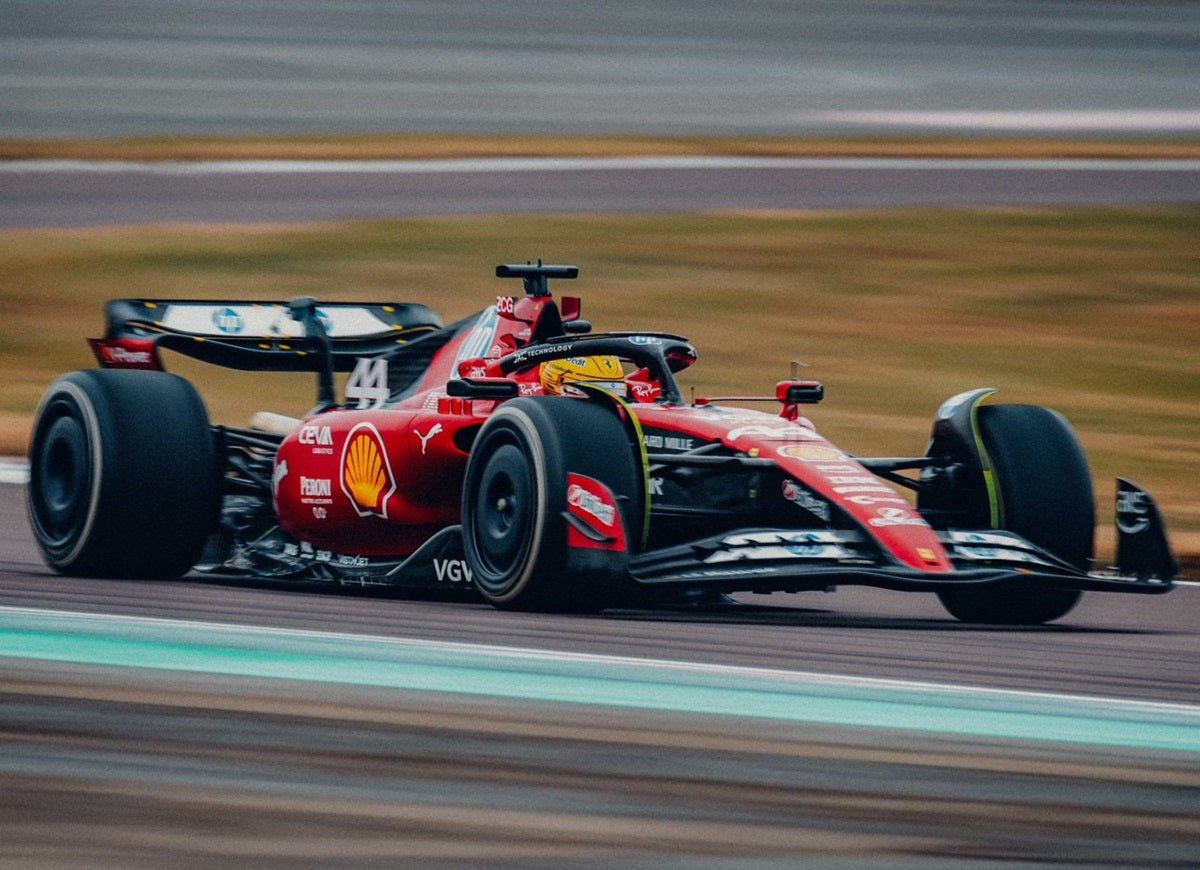 Eddig minden Hamiltonról szól, Leclerc szinte láthatatlan… - FansBRANDS®