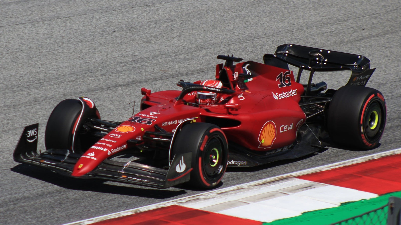 Ferrari titkos problémája: Ezért szenvednek a gyors pályákon! - FansBRANDS®