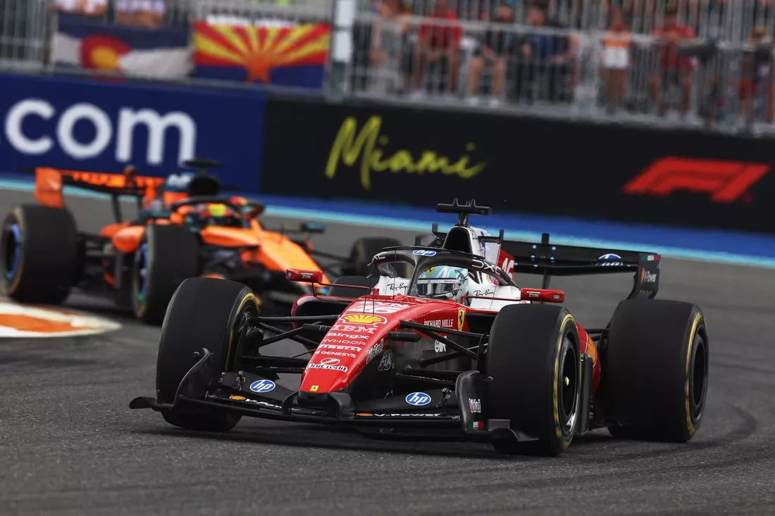 Hamilton és Leclerc csalódott a Ferrari miatt