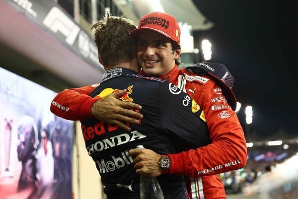 Horner: „Sainzot Verstappen mellé? NINCS KIZÁRVA!” - FansBRANDS® - HU