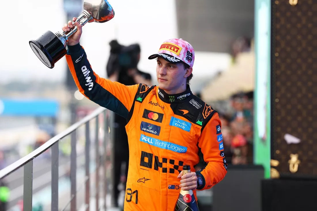Oscar Piastri bírálta Sainz kék zászlós hibáját