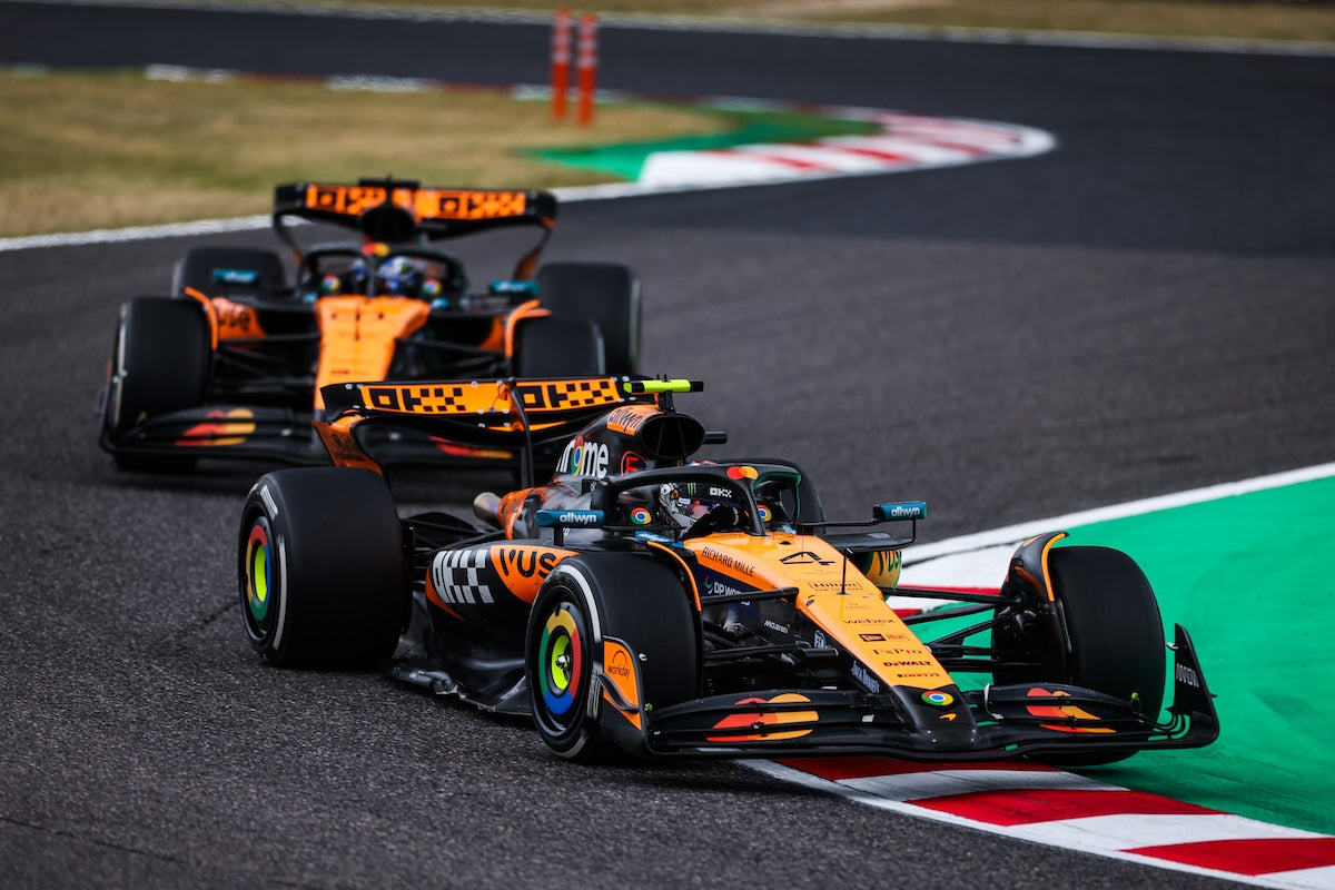 Hihetetlen! Itt az új McLaren F1-es autó 2026-os festése!