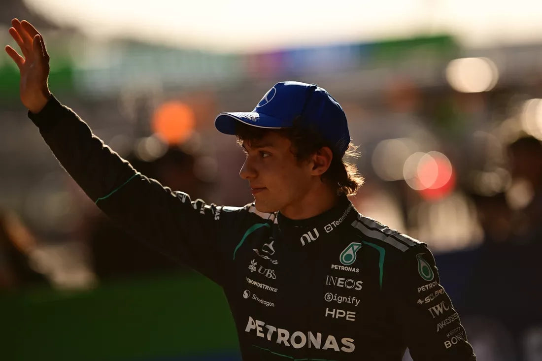 Kimi Antonelli vezet, Hamilton erős visszatérése