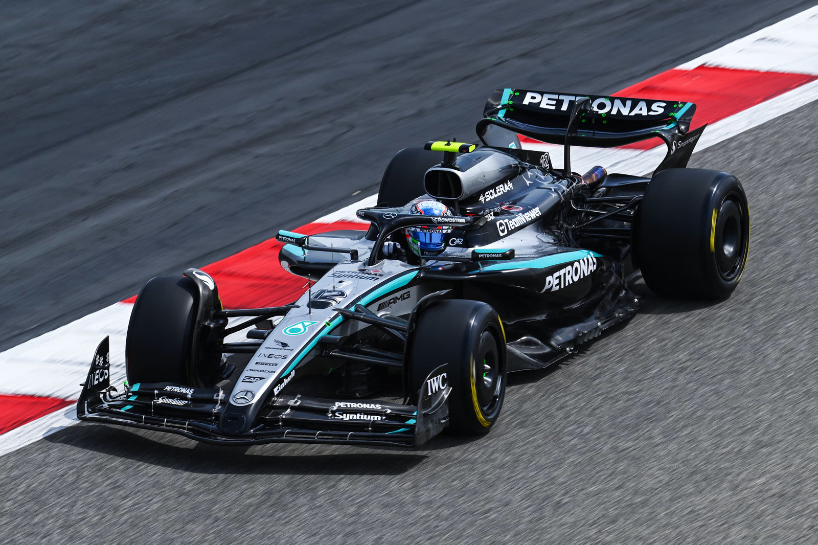 Kiderült: Ezek a pilóták vezetik ma a 2026-os F1 teszten!
