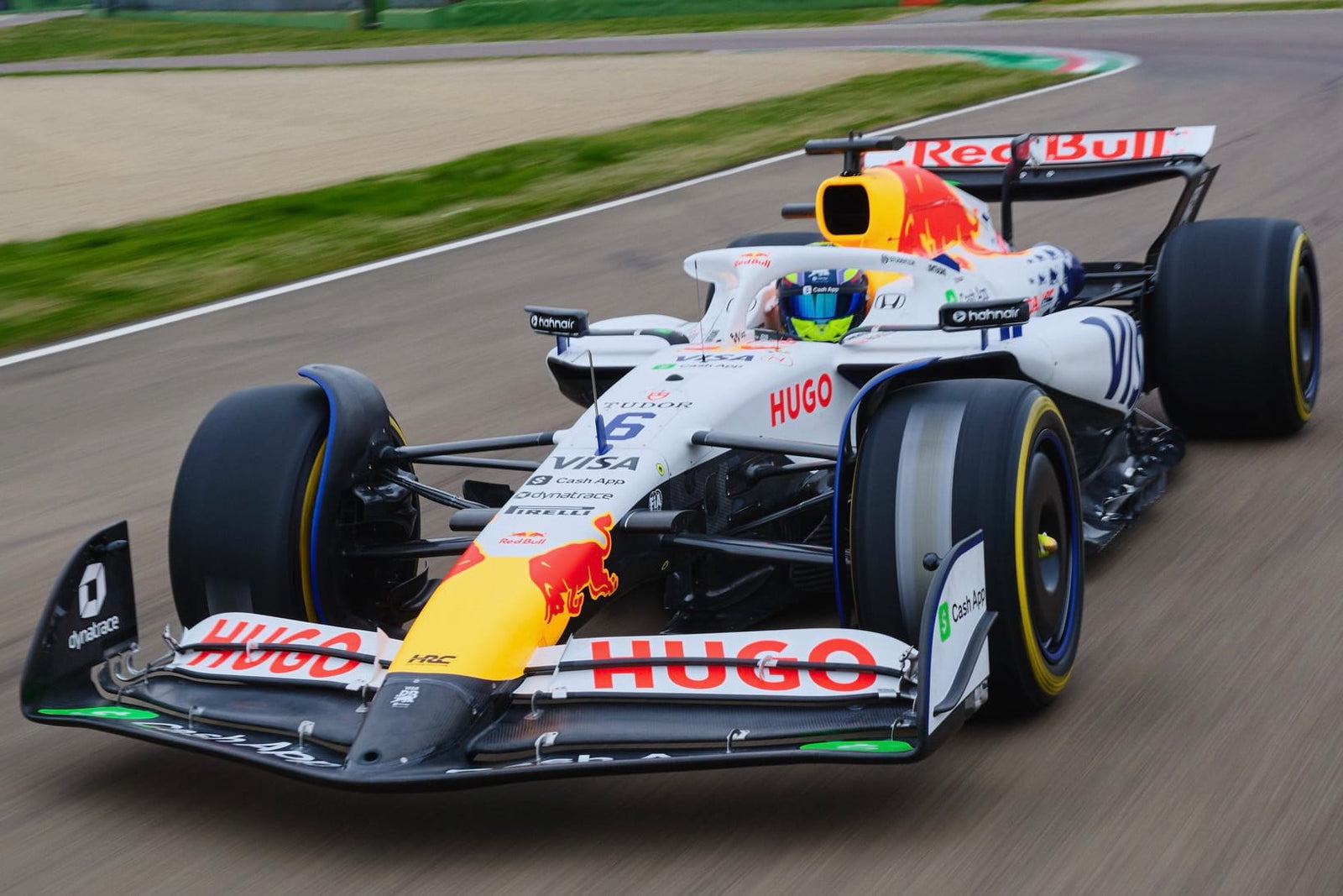 Szenzáció! Hadjar lenyűgözte főnökét első F1-es tesztjén!