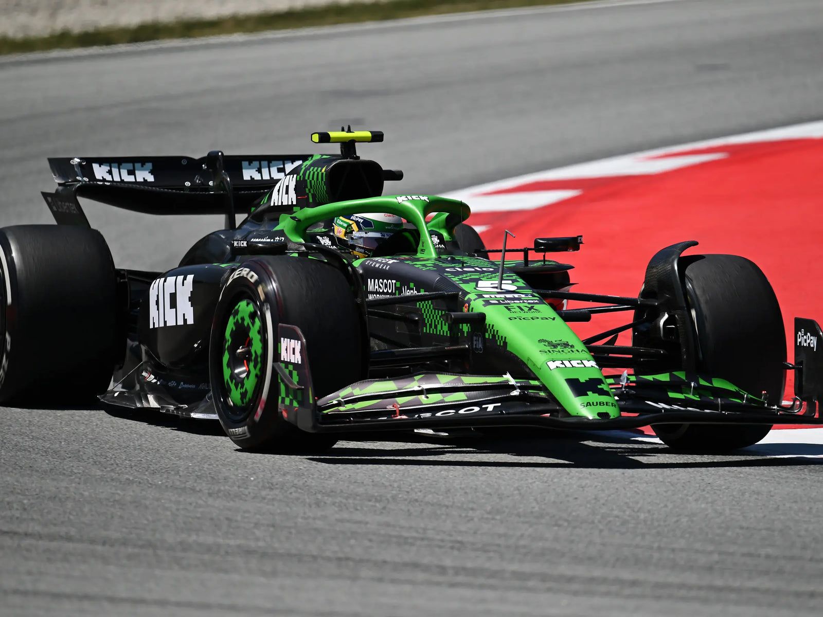 Sokkoló Audi-fejlesztés: Meglepetést hozott a bahreini F1-test!