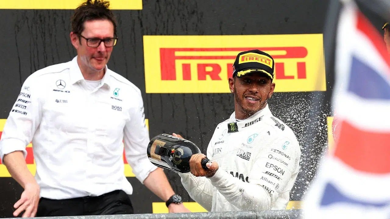 Showlin: „Nincs még egy olyan versenyző, mint Lewis Hamilton!” - FansBRANDS®