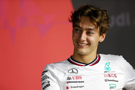 SZENZÁCIÓS Russell POLE – Ezredre azonos idővel kapott ki Verstappen - FansBRANDS® - HU