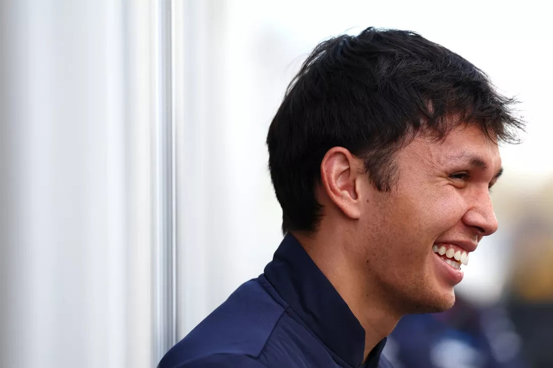 Alex Albon marad a Williamsnél 2027-ben is