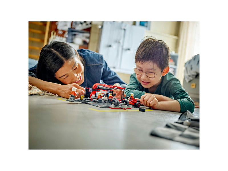 Ferrari, F1 LEGO® City 60443, Boxengasse mit Rennwagen und Crew