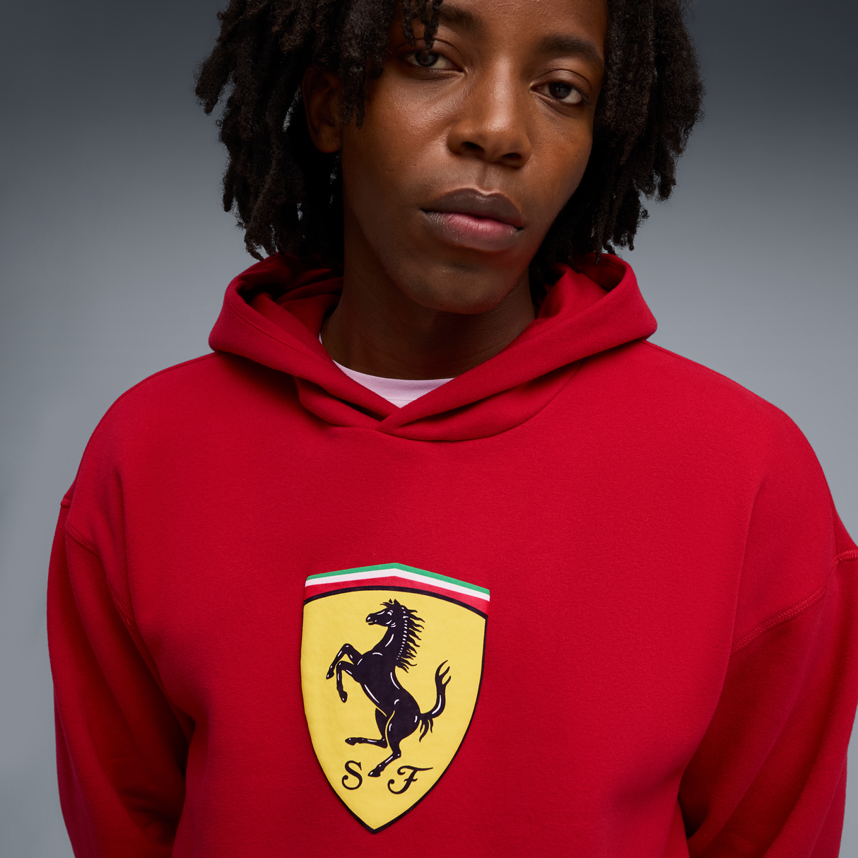 Ferrari Kapucnis Pulóver, Puma, sportswear, pajzs lógós, piros 🔥