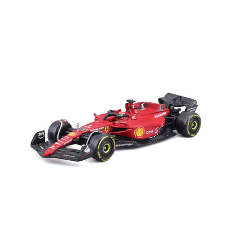 Ferrari F1 modellautó, sisakkal, F1 - 75, bburago, 1:43, Carlos Sainz - FansBRANDS® - HU