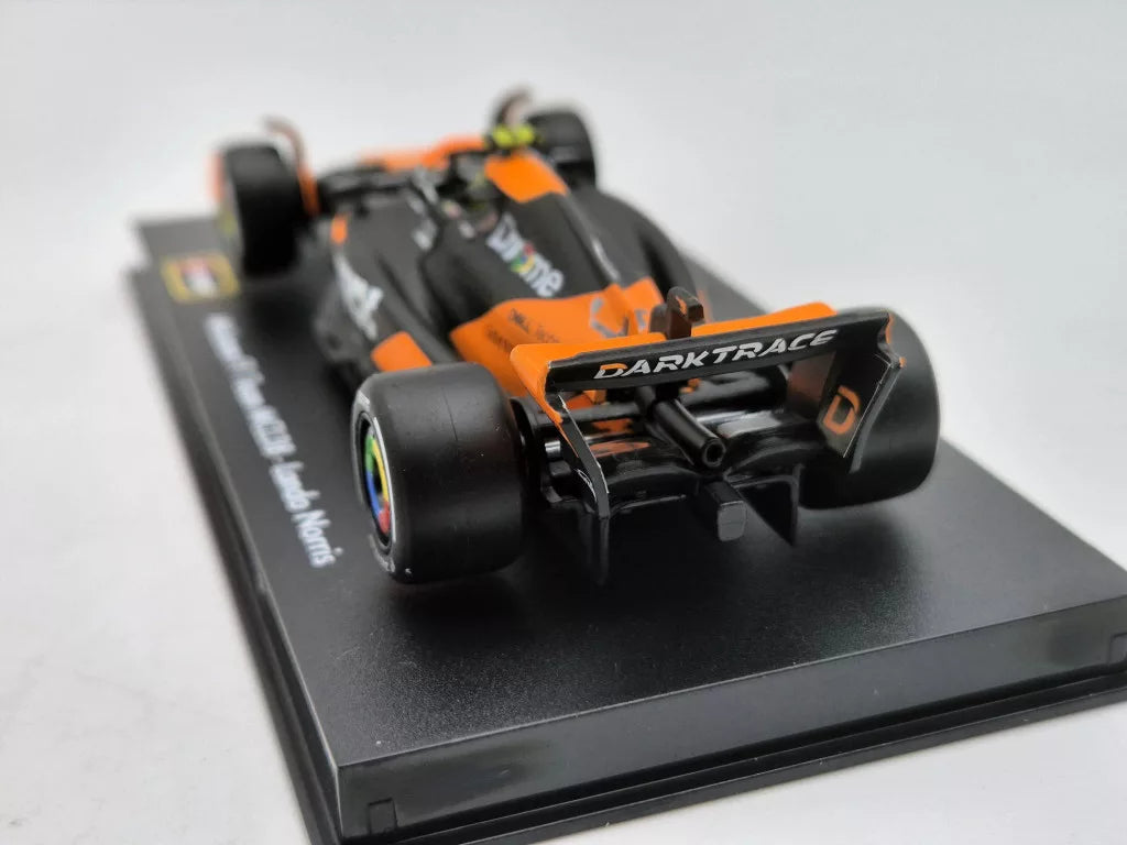 McLaren Modell Autó - Bburago Lando Norris - Miami Festés - Akril Doboz - MCL38