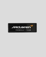 McLaren kitűző, Castore, téglalap alakú, fekete - FansBRANDS®