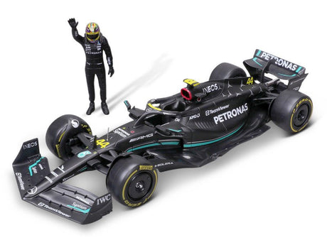 Mercedes modellautó, BBurago, Lewis Hamilton, 44, 1:24, W14 E, pilótafigurával - FansBRANDS® - HU