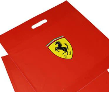 Ferrari műanyag zacskó, közepes, piros, 2019